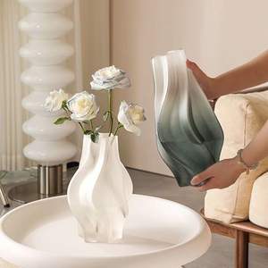 แจกันแก้วนอร์ดิกสุดสร้างสรรค์สีอ่อนจากที่นี่แจกันดอกไม้ลิลลี่สีเขียว - Product Image 1