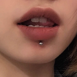 Autocollants de tatouage ronds écologiques Tazweeq pour le <span class=keywords><strong>visage</strong></span>, les lèvres, le nez, les sourcils et le nombril - Maquillage punk Y2K sans perçage, unisexe - Product Image 5
