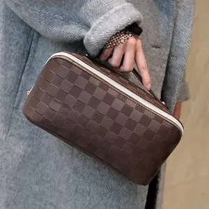 Luxury Vintage Style White Checkerboard PU Leather Cosmetic Bag Large Capacity Travel Cosmetic Bag Portable Brown Cosmetic Bag