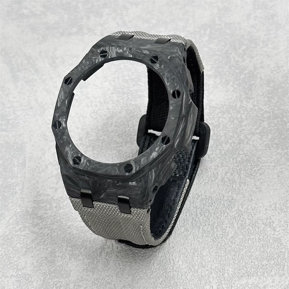 Boîtier en fibre de carbone + Bracelet gris