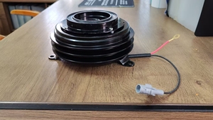 2O PULLEY 10P30C Embrague electromagnético de compresor de aire acondicionado automotriz con ventosa para excavadora y camión de servicio pesado - Product Image 3