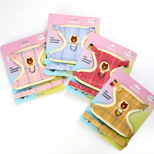 Correa de Pecho y Espalda de Malla con Forma de Oso para Gatos, Diseñada para Evitar Huir; Patrón a Cuadros; Transpirable y Ajustable; para Gatos Pequeños y Medianos - Product Image 1
