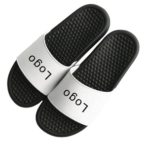 <span class=keywords><strong>Chanclas</strong></span> Ligeras y Elegantes para <span class=keywords><strong>Hombre</strong></span>, Verano/Invierno <span class=keywords><strong>2022</strong></span>, Sandalias y <span class=keywords><strong>Chanclas</strong></span> <span class=keywords><strong>de</strong></span> PVC con Logotipo Personalizado, Resistentes al Agua, con Masaje - Product Image 1