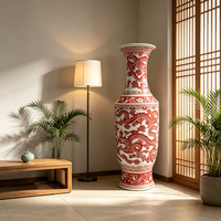 Vase en porcelaine grand format à motif de dragon rouge sous glaçure, élégant et traditionnel, pour l'entrée de villa de luxe