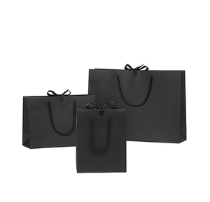 Sacs en papier de luxe noir mat pour le commerce de détail, sacs de shopping en carton avec poignée en ruban, logo personnalisé OEM, vente en gros - Product Image 1