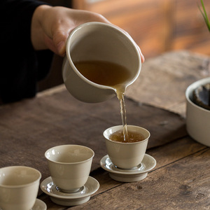 Tasse de partage en céramique émaillée style rétro chinois, en bois de frêne, pour la préparation et la distribution du thé, idéale pour la maison et le thé de l'après-midi - Product Image 4