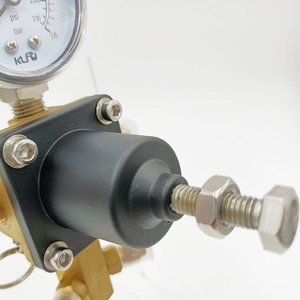 Régulateur de pression en laiton KLF03-02, 50 PSI, monophasé, pour utilisation avec du dioxyde de carbone - Product Image 1