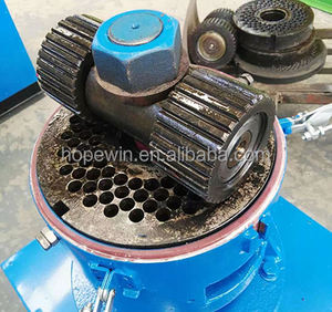 Machine à <span class=keywords><strong>granulés</strong></span> plate à haute productivité Déchets <span class=keywords><strong>de</strong></span> <span class=keywords><strong>bois</strong></span> 8mm Caisse en <span class=keywords><strong>bois</strong></span> fournie HOPE Machine à <span class=keywords><strong>granulés</strong></span> <span class=keywords><strong>de</strong></span> voiture à moteur Diesel automatique - Product Image 5