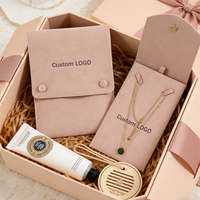 Pochette de présentation de bijoux en daim personnalisée, sac de rangement pour colliers en velours doux avec bouton-pression pour emballage de bijoux de luxe