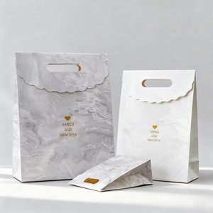 Sacchetti di Carta Riciclabili di Lusso per Bomboniere, Sacchetti Regalo Personalizzati con Logo Fustellato, Confezioni per Dolci e Regali - Product Image 1