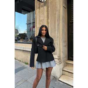 Chaqueta de Piel de Oveja Negra de Doble Botonadura para Otoño/Invierno, Ligera, con Relleno de Poliéster, Forro de Spandex, Diseño Sólido, Corta - Product Image 3