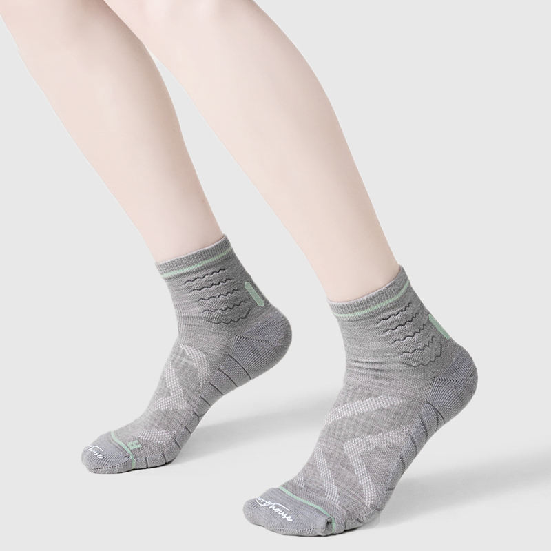 Wholesale Custom Merino Wool Mid-Calf Hiking Socks Antibacterial Deodorant Breathable Thickened Non-Slip Outdoor Sports Socks