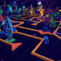 Conception et planification de mini-parcours de golf Monster Glow, installation de golf néon interactive personnalisée pour les parcs d'attractions et les divertissements en intérieur