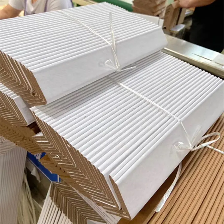 White Color V-Profile Edge Protectors Angle Boards Corner Board Protection V-Cut Cardboard Strapping Corner Boards For Logistics