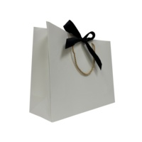Emballage écologique, sac cadeau en papier artistique de luxe, logo personnalisé, matériaux recyclés, couleur et taille personnalisées, vêtements, chaussures, magnétique
