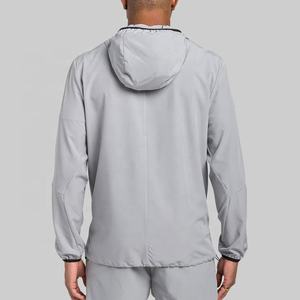 แจ็คเก็ตมีฮู้ดสำหรับผู้ชายเสื้อกันลมมีซิปสำหรับใส่วิ่งปีนเขากลางแจ้งทำจากโพลีเอสเตอร์100% ตามสั่ง - Product Image 2