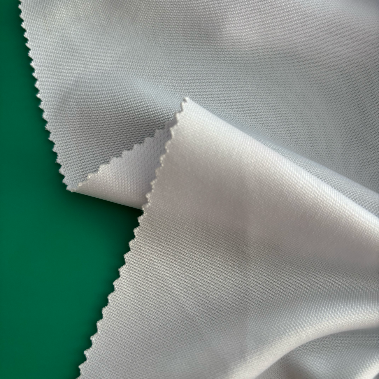 High Quality 100% Polyester Tricot Mesh Fabric Medium Weight Breathable Eco-Friendly Sportswear Yogawear T-shirts for Girls