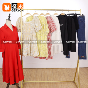 Geryon abito estivo Vintage elegante UKay abbigliamento usato <span class=keywords><strong>donna</strong></span> balle di seconda mano 45kg 50kg <span class=keywords><strong>per</strong></span> adulti - Product Image 2