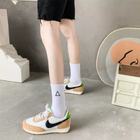 Chaussettes de sport pour femmes, chaussettes épaisses à logo personnalisé OEM, chaussettes de mode de haute qualité