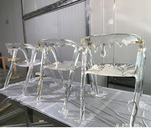Chaise de designer en verre transparent de luxe léger, forme irrégulière Goutte d'eau glacée, siège en cristal décontracté, mobilier d'intérieur - Product Image 1