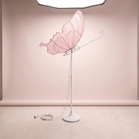 Support lumineux en métal en forme d'ailes de papillon rose pour allée, décoration de scène de mariage et d'événements