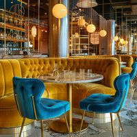 Geschwungene Runde Marmor-Sitzgruppe für Restaurants, Cafés und Kaffeehäuser mit Sofa, Sitzbank, Stühlen und Tisch