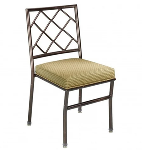 Silla Dorada de Resina Apilable de Alta Calidad para Bodas, Eventos, Banquetes, Hoteles y Salas de Estar - Product Image 1