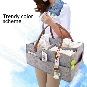 กระเป๋าผ้าสักหลาดทรงลูกบาศก์สีเทาพร้อมขอบตกแต่ง สำหรับจัดเก็บของใช้จำเป็นสำหรับเด็ก ดีไซน์แบบมีช่องแบ่ง - Product Image 5