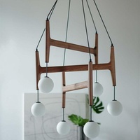 Luminaire suspendu LED en bois massif, fer et verre, style Wabi-Sabi, pour restaurant, hôtel, boutique, auberge, Porada ASTRA italien.