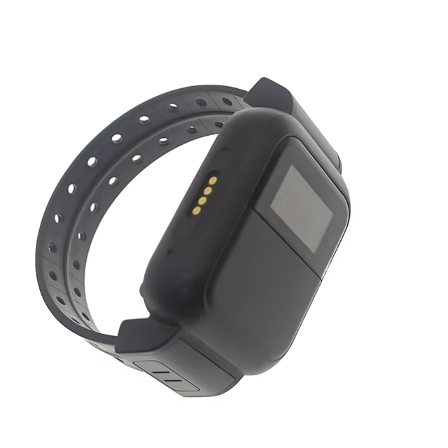 4G LTE GPRS Waterproof SOS Personal GPS Tracker Bracelet with Health Monitoring Heart Rate Body Temperature SpO2 Sensors