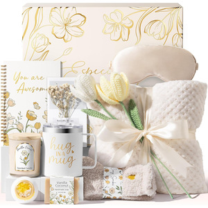 Panier-cadeau de spa luxueux pour femmes - Comprend une bougie parfumée, une bombe de bain, un masque pour les yeux et un coffret cadeau élégant - Parfait - Product Image 1