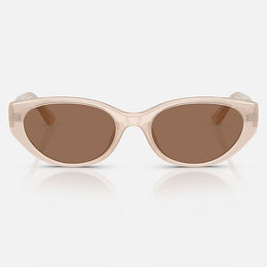 Gafas de Sol Cat-Eye Elegantes y Atemporales en Color Marrón Claro, Lentes con Protección UV, para Uso Diario y Fiestas - Product Image 4