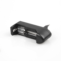 Chargeur de microphone pour appareil photo 18650 standard européen, prise universelle réversible à fente unique 26650/18650/16340/14500, charge 4.2V