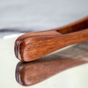 Pinces de cuisine multifonctionnelles en bois de Nanmu pour barbecue, salade, fruits et desserts – Idéales pour la maison et l'hôtellerie (vente en gros) - Product Image 3