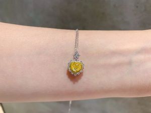 Collar de Diamantes Blancos y Oro Blanco de 18k con Diamante Amarillo Natural de 1.00ct, Precio al por Mayor Xinfly - Product Image 5