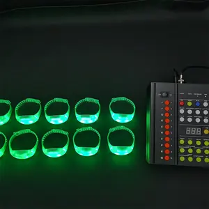 Produk pemandu sorak perlengkapan pesta ulang tahun perangkat lunak kontrol LED gelang pergelangan tangan lampu gelang konser