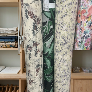 Tela de chifón de poliéster ligera de 70 g/m², 57'/58', con estampado Yoryu, 100 % poliéster, con elasticidad, para exteriores, para niñas, modelo 17096 - Product Image 3