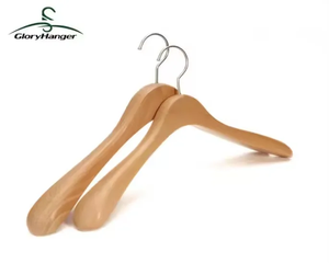 Cintres de qualité supérieure Cintres en bois massif naturel Logo personnalisé Boutique <span class=keywords><strong>Cintre</strong></span> de luxe pour manteau et costume avec épaule large - Product Image 4