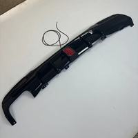 Lip Bumper Belakang untuk BMW E90/E92 dengan Knalpot Ganda Satu Sisi dan Diffuser Belakang LED Body Kit dalam Plastik Hitam Mengkilap