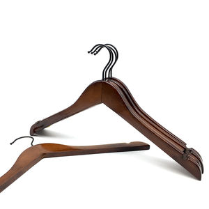 Perchas de madera de calidad superior a precio competitivo con logo para trajes, perchas de madera premium naturales - Product Image 3