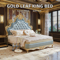 Lit king-size en bois sculpté à la main, style européen, classique et élégant, avec feuilles d'or, pour villa de luxe