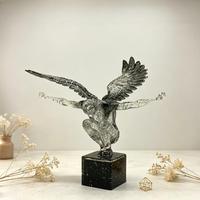 Statue en résine d'homme ailé abstrait, décoration moderne pour la maison, figurine d'ange pour la décoration de table