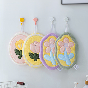 4 serviettes élégantes en polaire corail doux à motif floral, serviettes absorbantes avec boucle de suspension, cadeau d'anniversaire pour enfants - Product Image 3