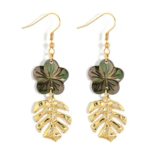 2023 Fashion hawaiian fashion flower charm and leaf small gold earrings designs for girls