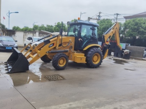 รถแบคโฮเดอร์ตัก420F สำหรับแมวมือสองรถแบคโฮตัก420F มือสอง - Product Image 4