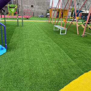 Alfombra verde <span class=keywords><strong>para</strong></span> paisajismo, azulejos sintéticos, césped artificial de alta calidad <span class=keywords><strong>para</strong></span> decoración al aire libre, fácil instalación - Product Image 1