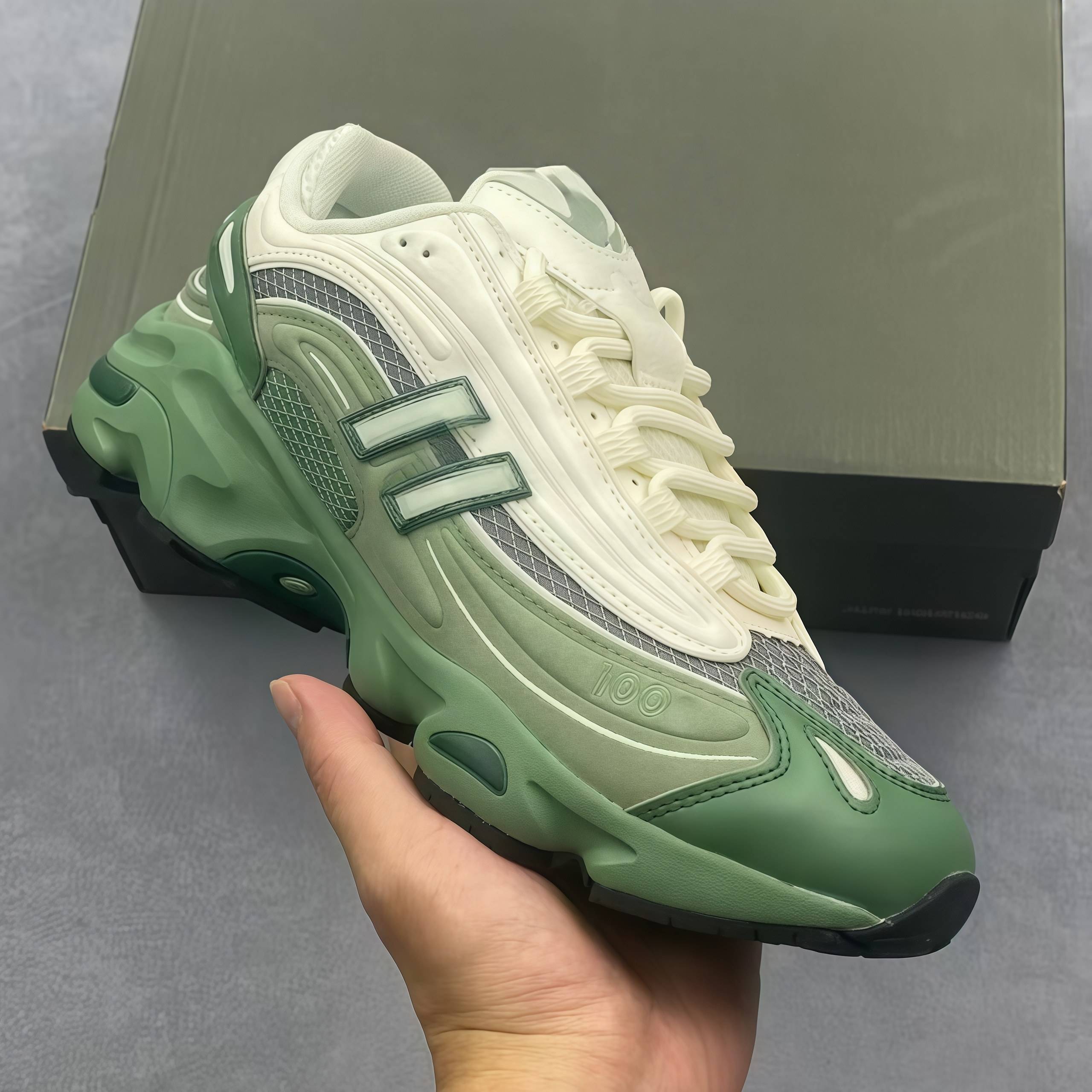 สีขาวและสีเขียว