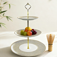 Nouvelle conception, service de vaisselle de luxe en porcelaine fine, assiettes et bols en céramique dorés pour repas occidentaux et steaks