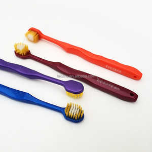 แปรงสีฟันสำหรับผู้ใหญ่หัวแปรงกว้างแบบสั้นพลาสติกแข็งปลายแหลมปลายแต่งเทปขนแปรงถ่านนุ่มสีตามสั่ง - Product Image 3