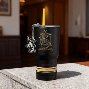 MINISO Série <span class=keywords><strong>Harry</strong></span> <span class=keywords><strong>Potter</strong></span> Hufflepuff Tasse à paille en acier inoxydable 580 ml avec pendentif universitaire, gobelet à eau portable anti-fuite - Product Image 5